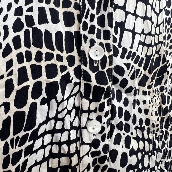 Talbots SILK Womens Size 4 Petite Stretch Button Animal Print Blouse Shirt Top - Picture 5 of 8